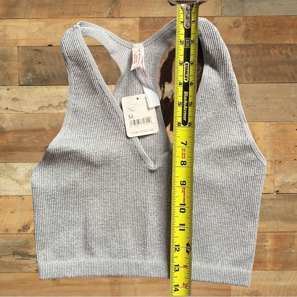 Free Throw Scoop Neck Cropped Top - Picture 5 of 12